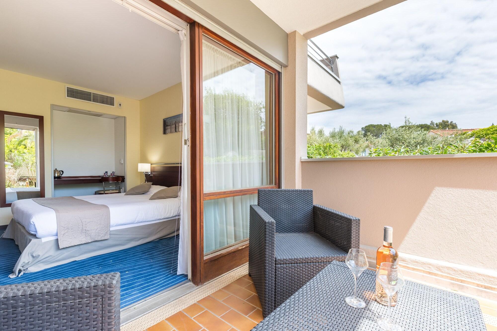 โฮเทล แอนด์ สปา บริส เดอ แมร์ Hotel แซ็งต์-ราฟาเอล ภายนอก รูปภาพ