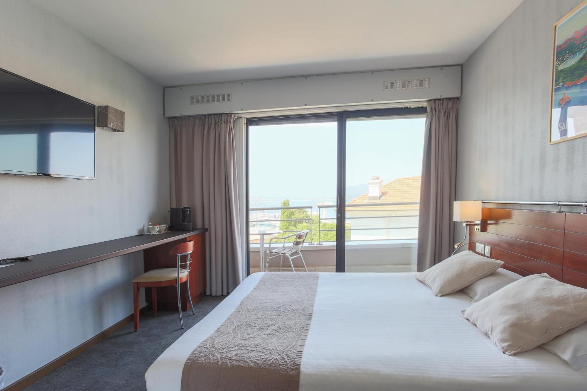 โฮเทล แอนด์ สปา บริส เดอ แมร์ Hotel แซ็งต์-ราฟาเอล ภายนอก รูปภาพ